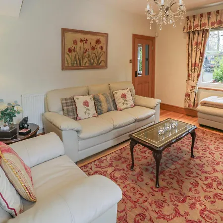 بيت للعطل Sunnybank Thatch *